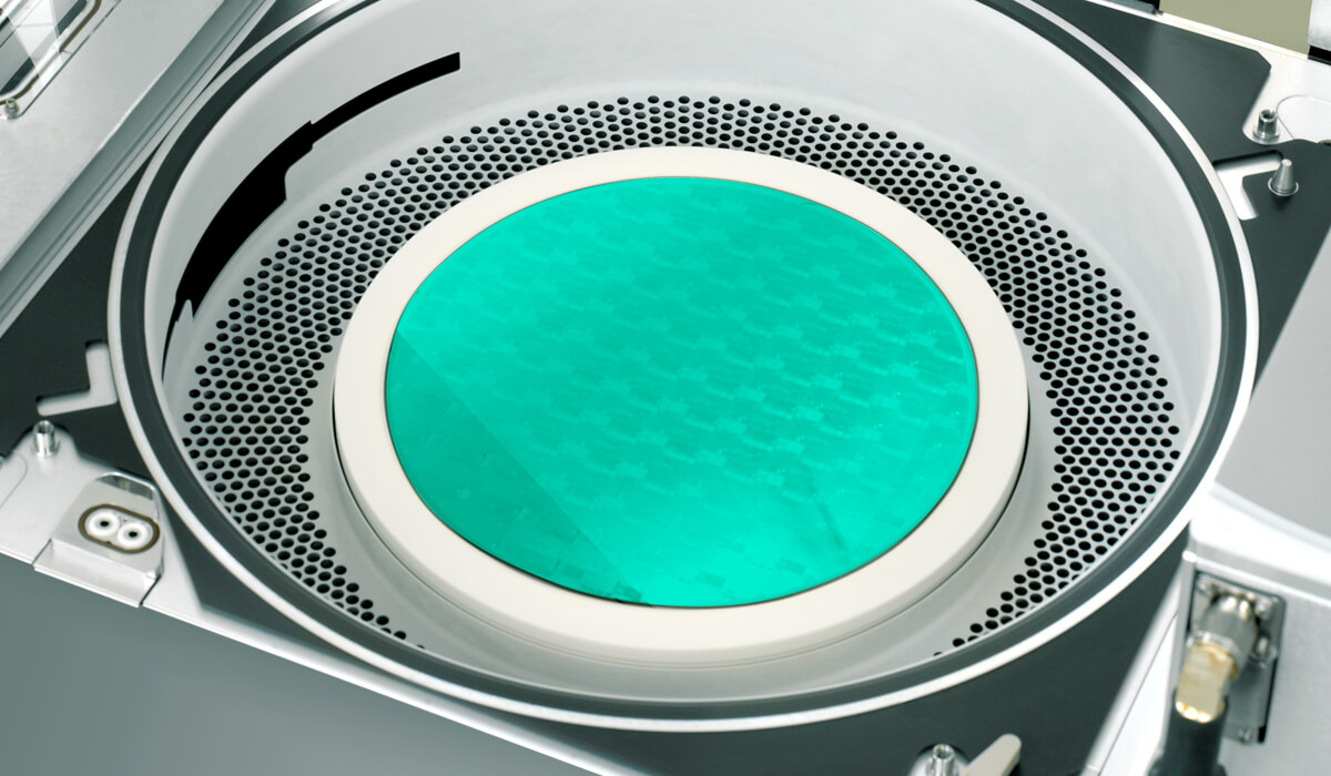 Image of Lam’s Syndion® etch tool. Syndion and Lam’s SABRE® 3D copper electroplating tool are used in the advanced manufacturing of high bandwidth memory by leading memory providers.