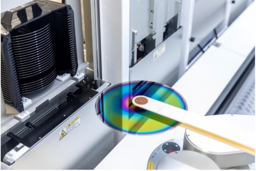 FIgure 2: Delicate wafer handling using the robot arm.